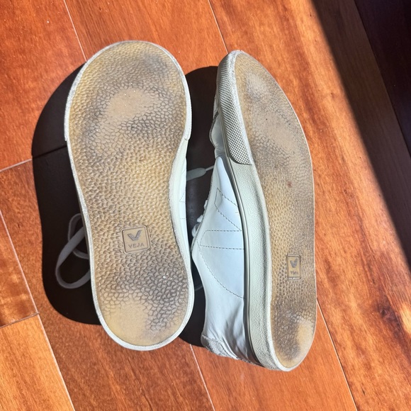 Veja Esplar Sneakers in White Natural Leather & Suede | Size 8 - Picture 10 of 12